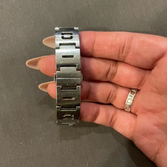 FENDI Watch - Picture 8 of 12